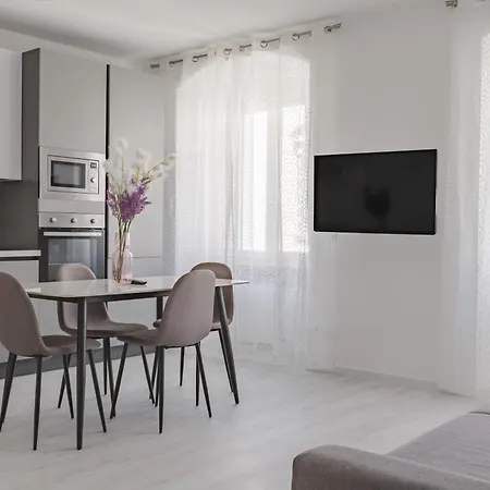 Hurban Torrebianca 19 * ترييستي