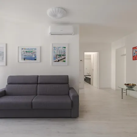 Hurban Torrebianca 19 شقة *